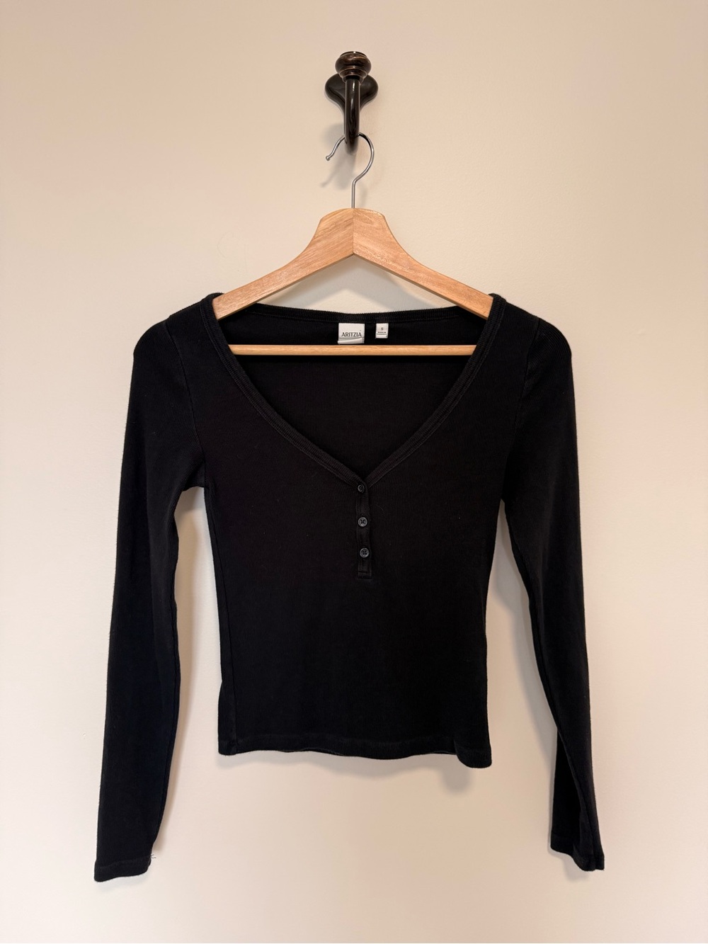 Aritzia Women’s Black Long-Sleeve Henley Top